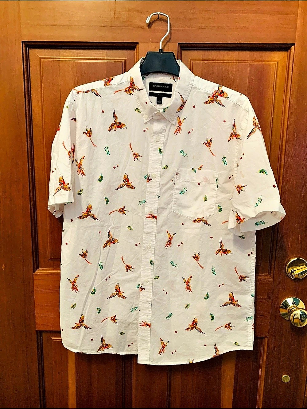 Banana Republic Parrot Print Short Sleeve Shirt Size Large Like New 100 % Cotton